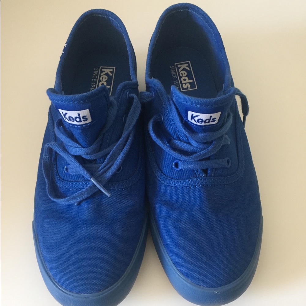 All blue keds 💙